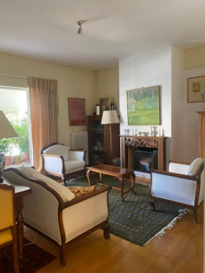 Traditional And Spacious Apartment In Neo Psychiko